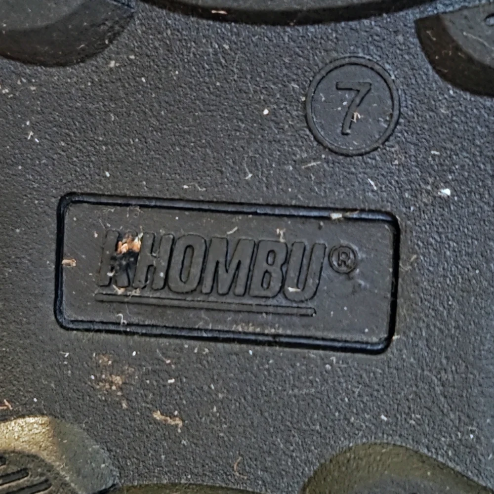 Khombu warm ivory